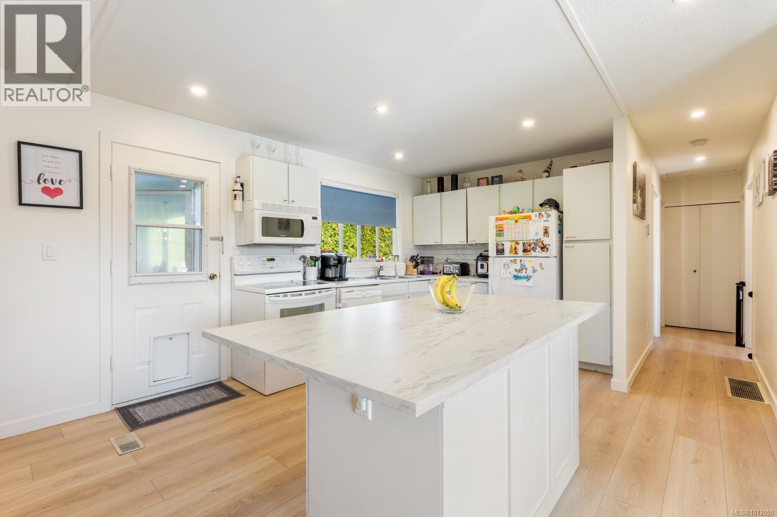 525 Salish St, Comox