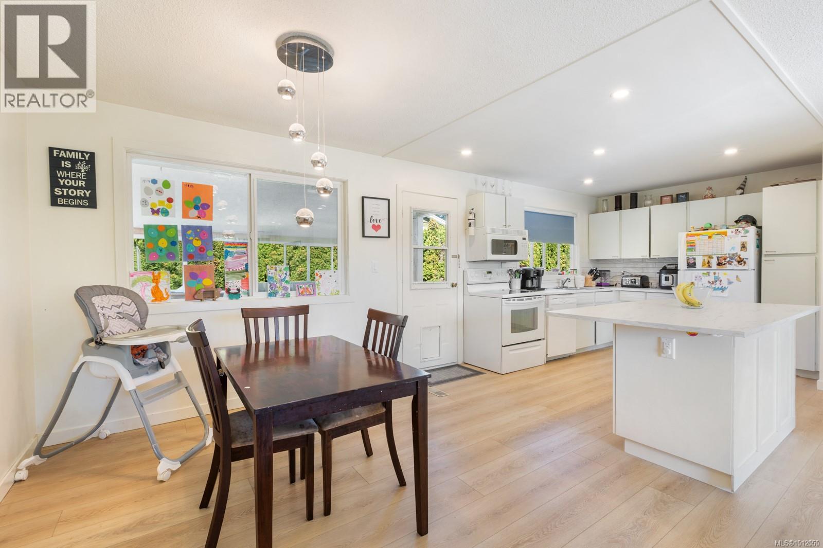 525 Salish St, Comox