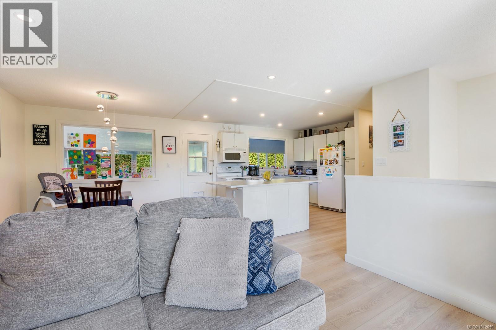 525 Salish St, Comox