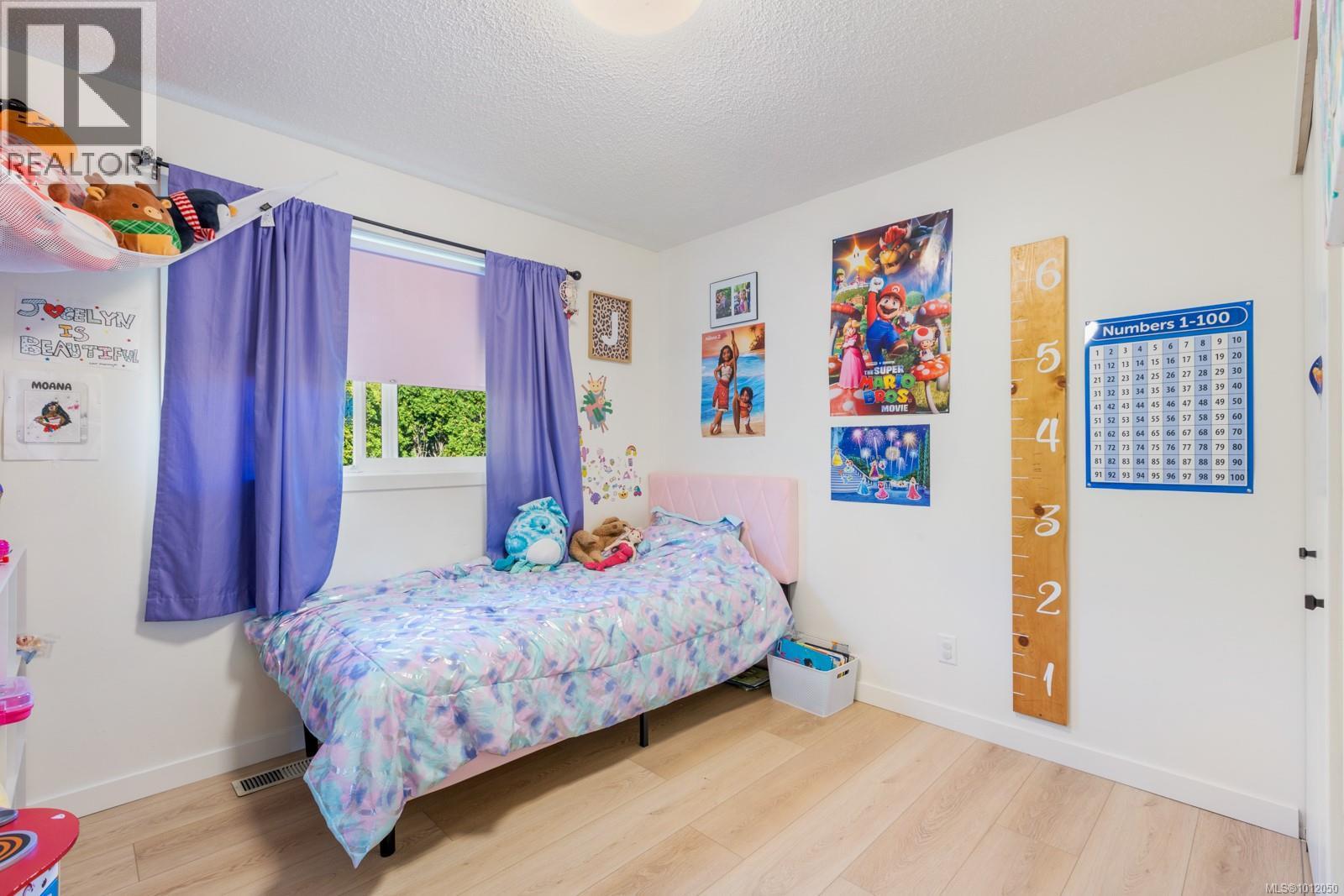525 Salish St, Comox