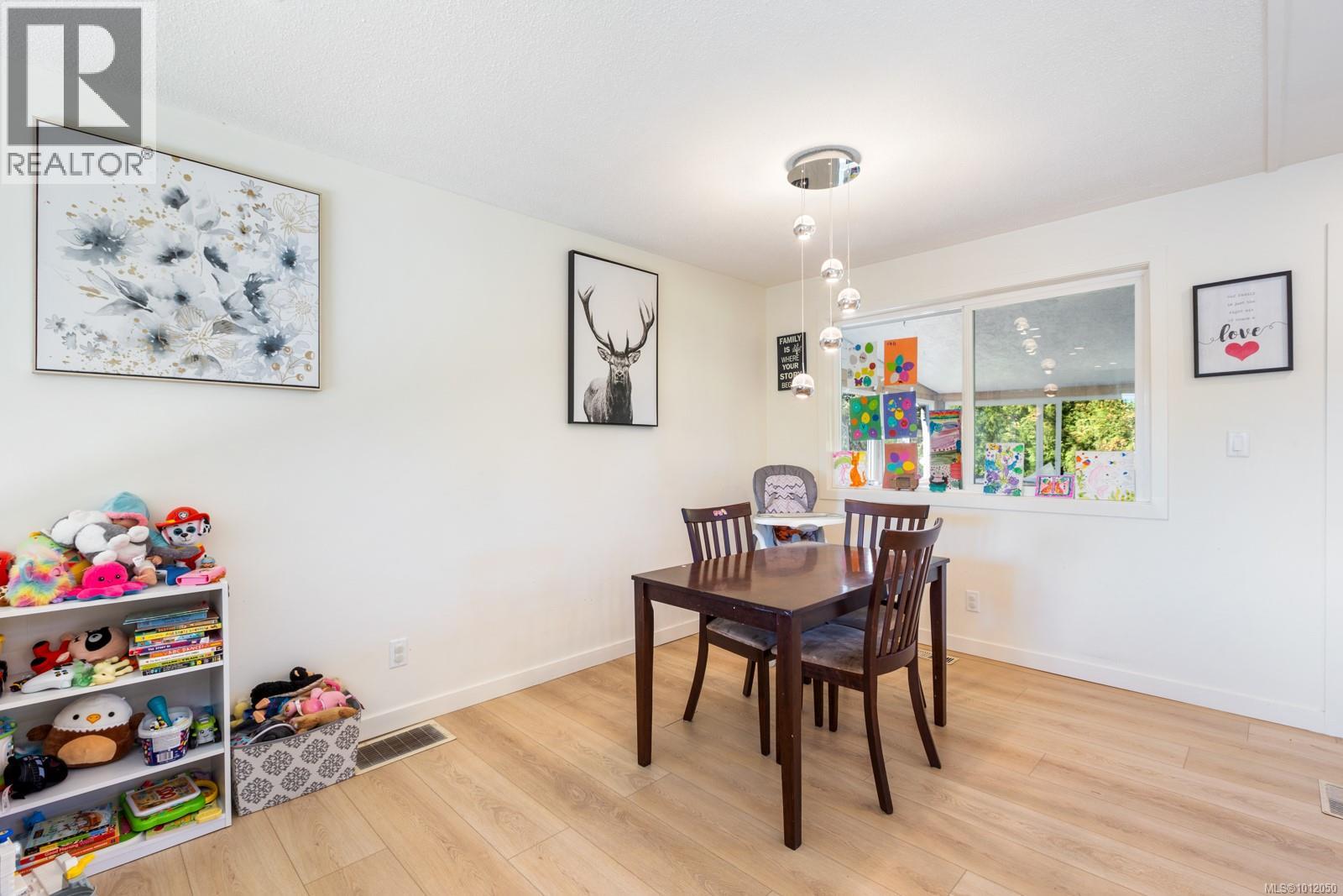 525 Salish St, Comox