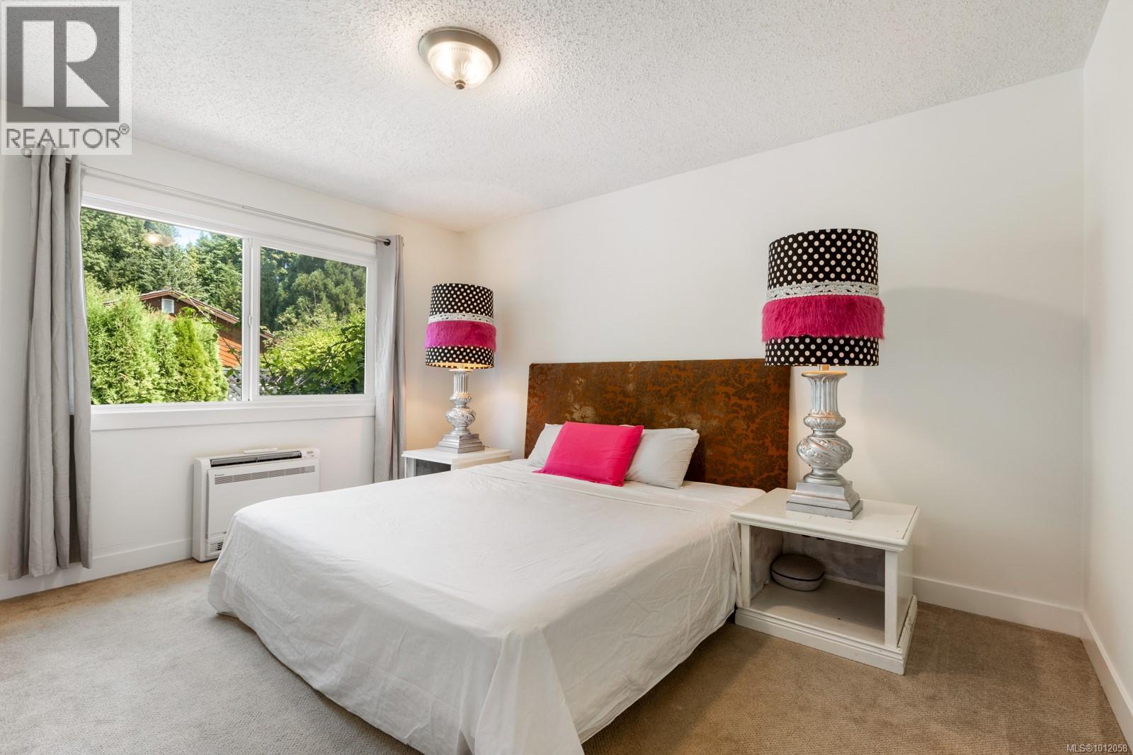 220 Urquhart Ave, Courtenay