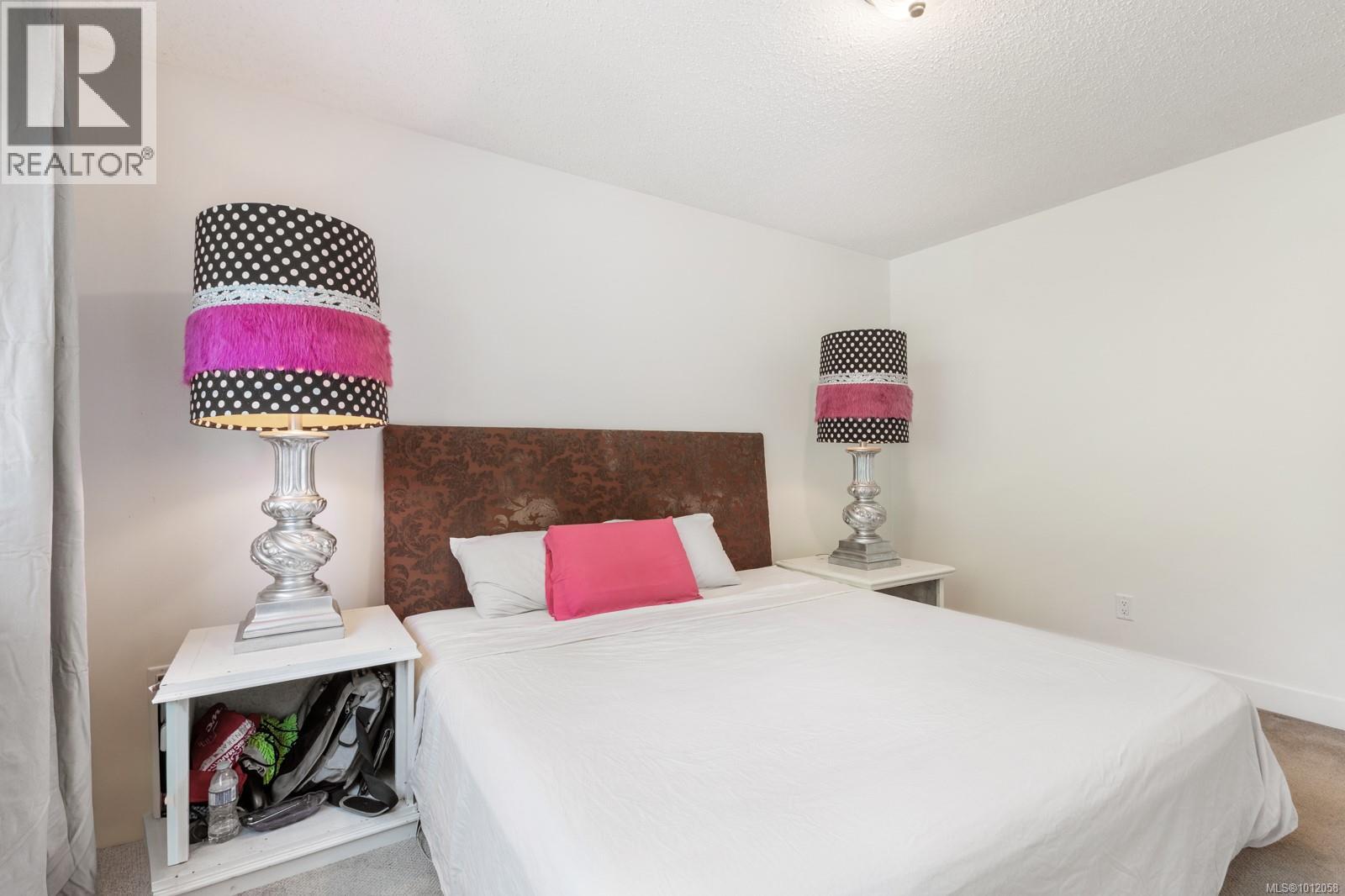 220 Urquhart Ave, Courtenay