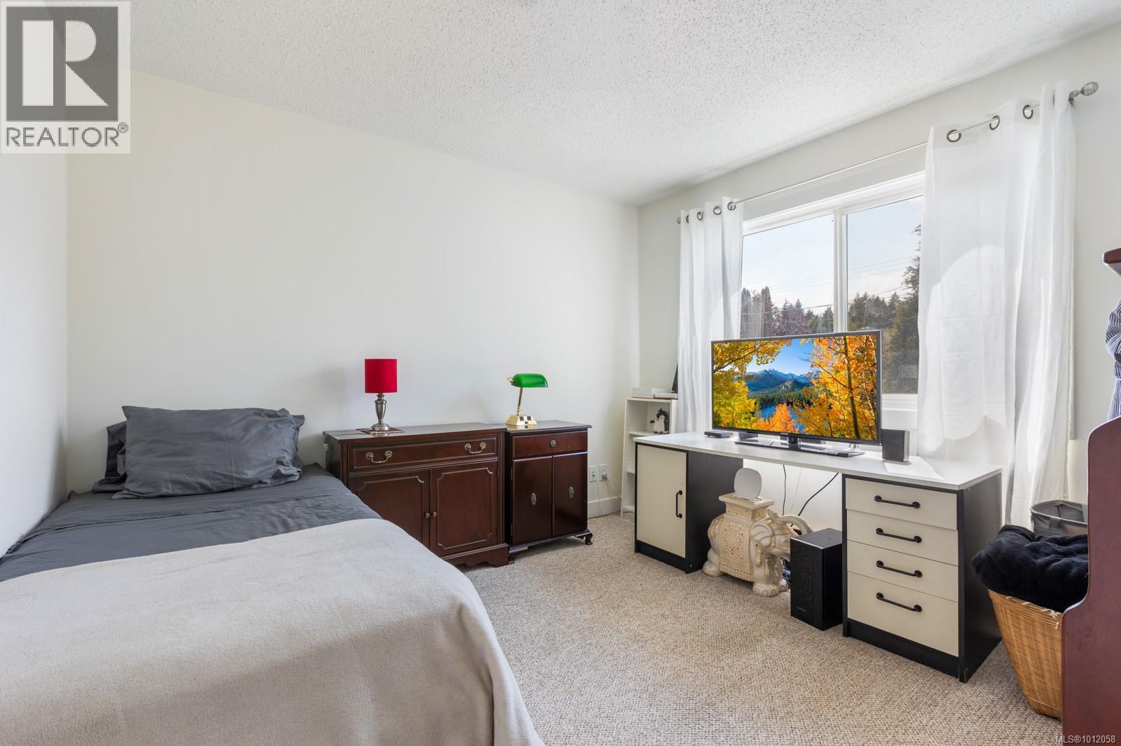 220 Urquhart Ave, Courtenay