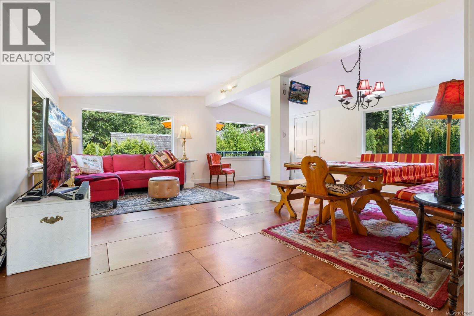 220 Urquhart Ave, Courtenay