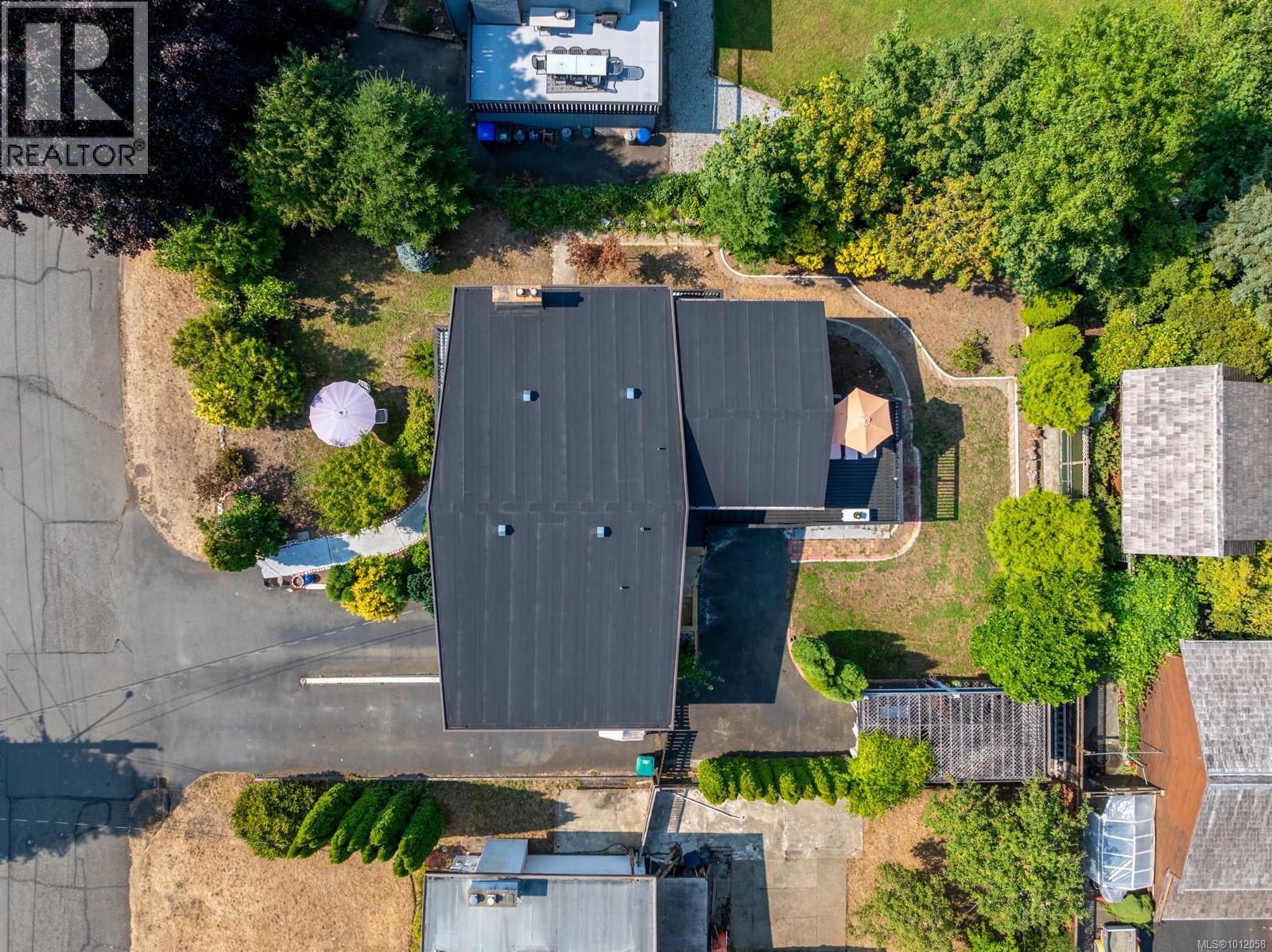 220 Urquhart Ave, Courtenay