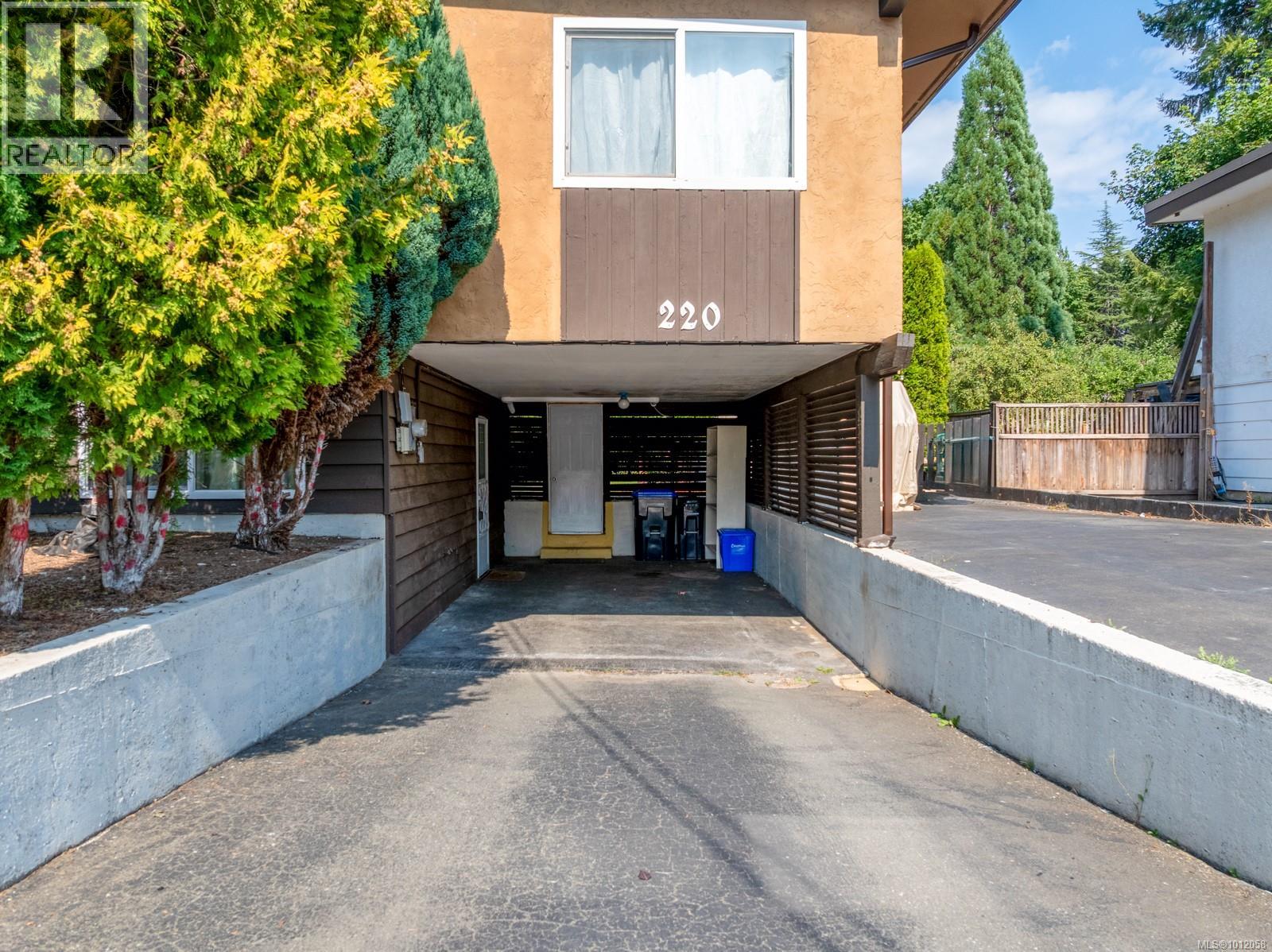 220 Urquhart Ave, Courtenay