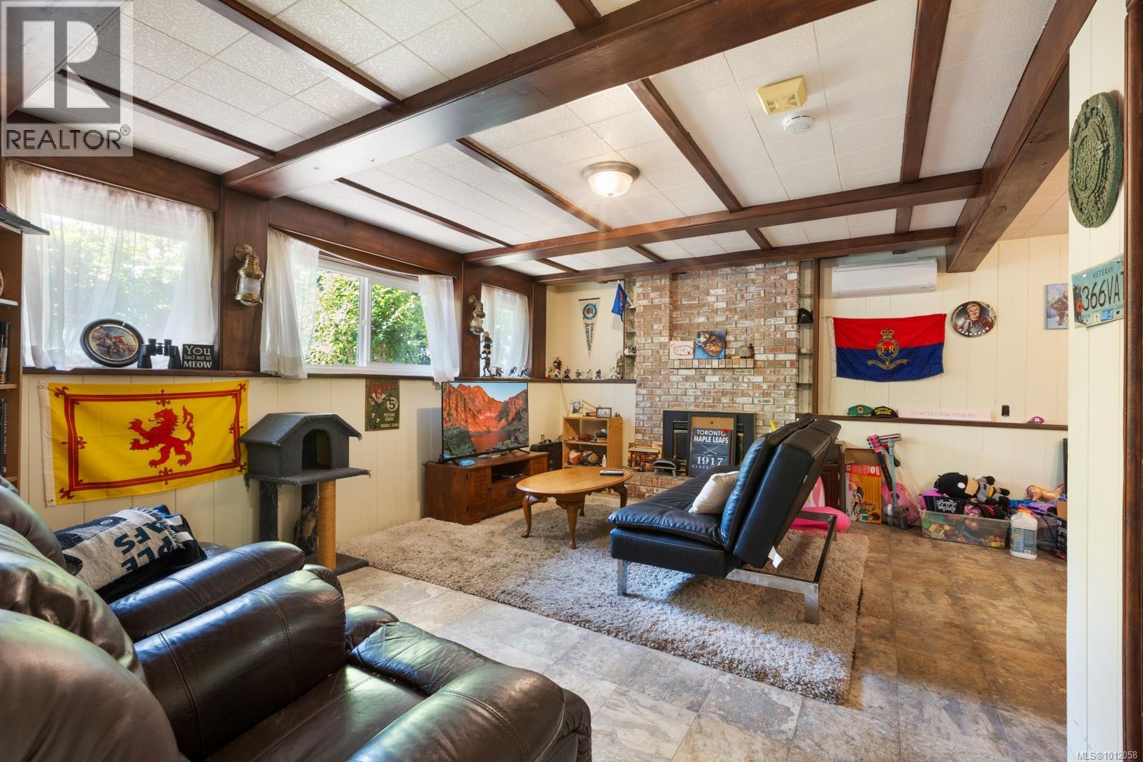 220 Urquhart Ave, Courtenay