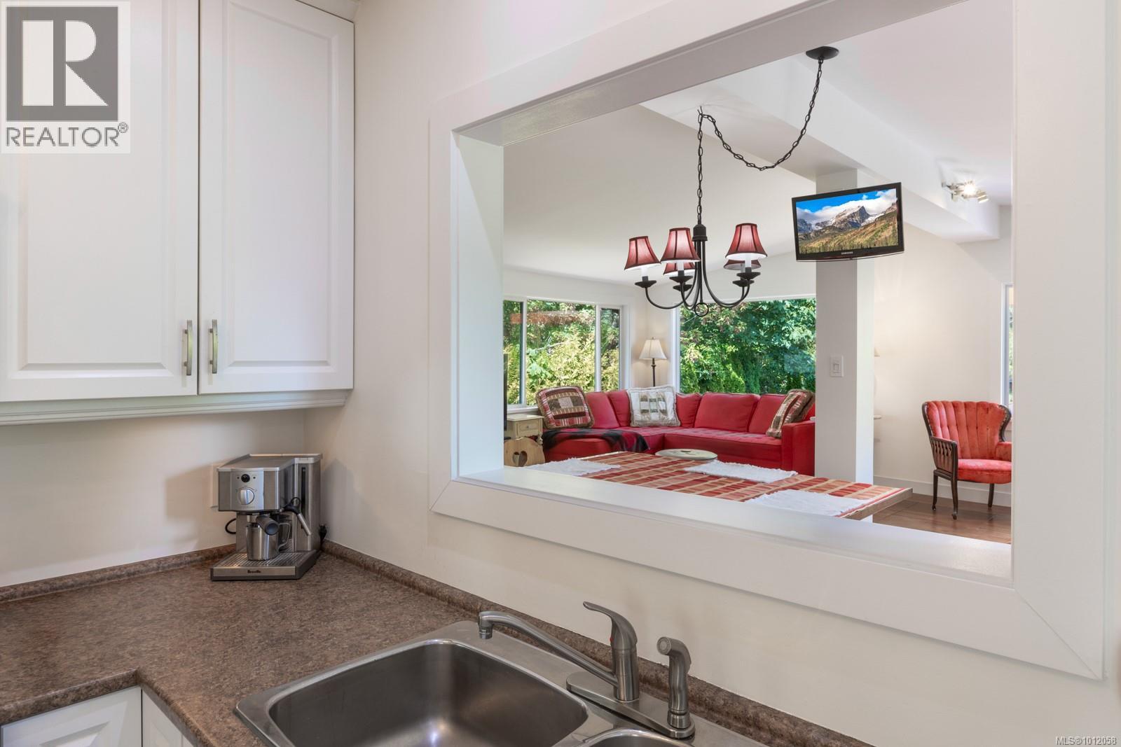 220 Urquhart Ave, Courtenay