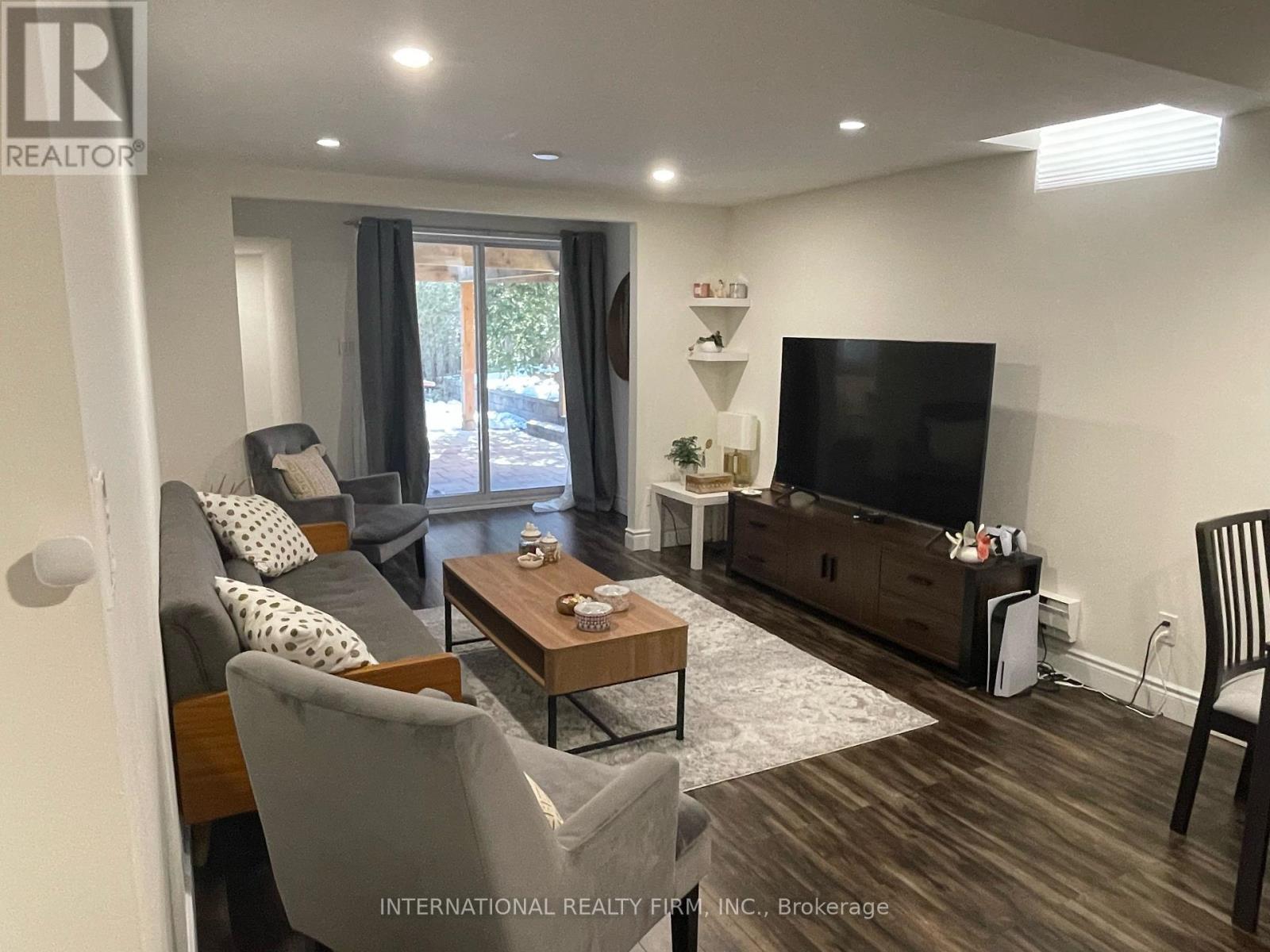 Photo 7 of Basement 141 Kemano Road, Aurora ON