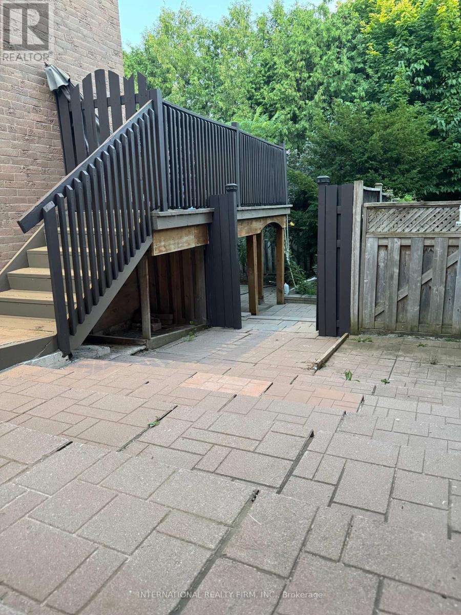 Photo 5 of Basement 141 Kemano Road, Aurora ON