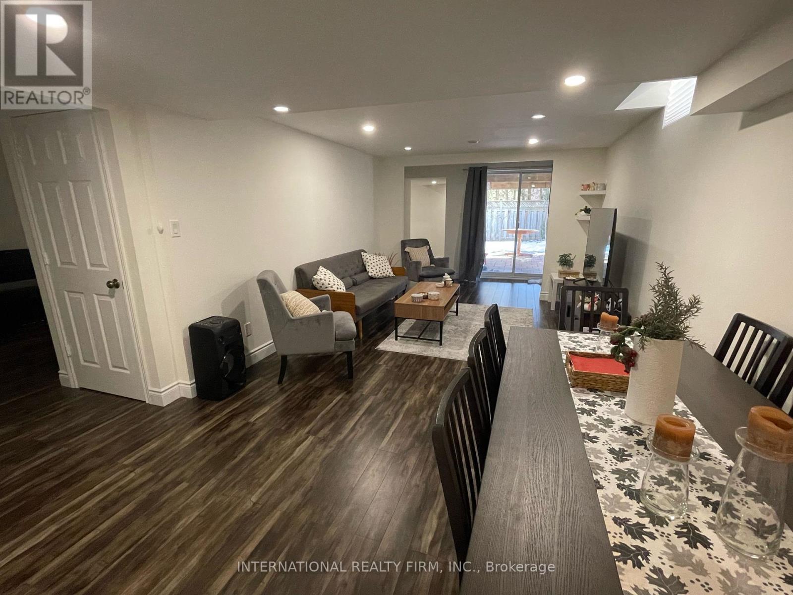 Photo 2 of Basement 141 Kemano Road, Aurora ON