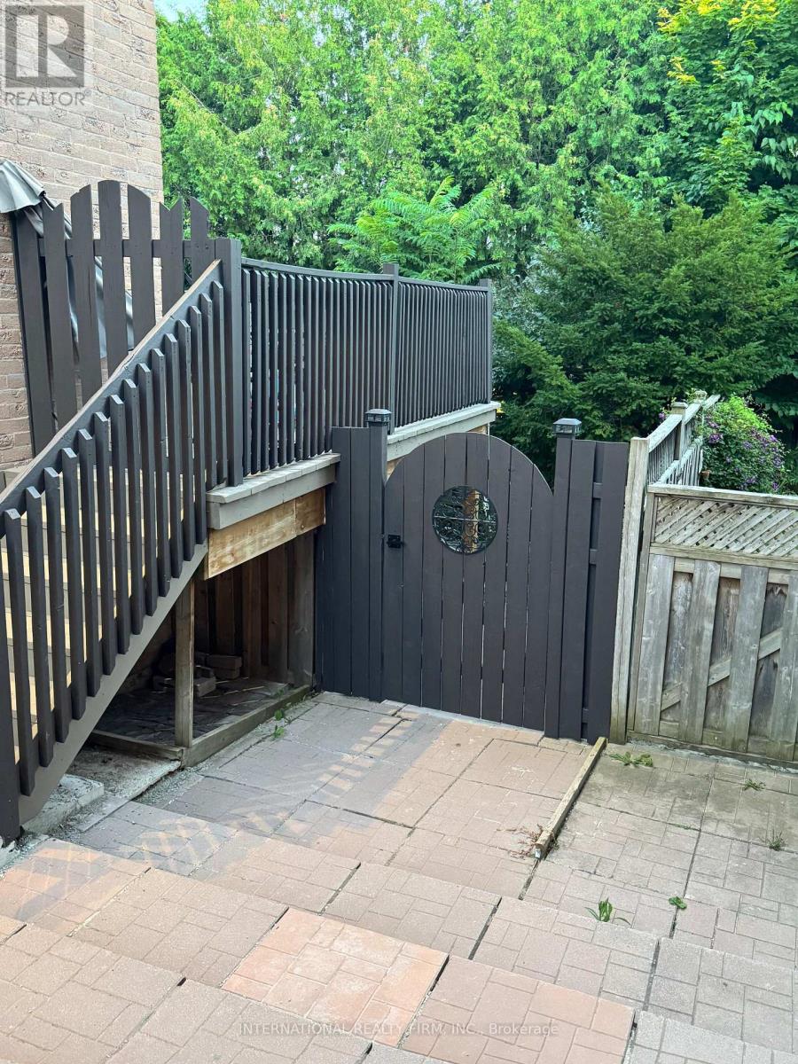 Photo 11 of Basement 141 Kemano Road, Aurora ON