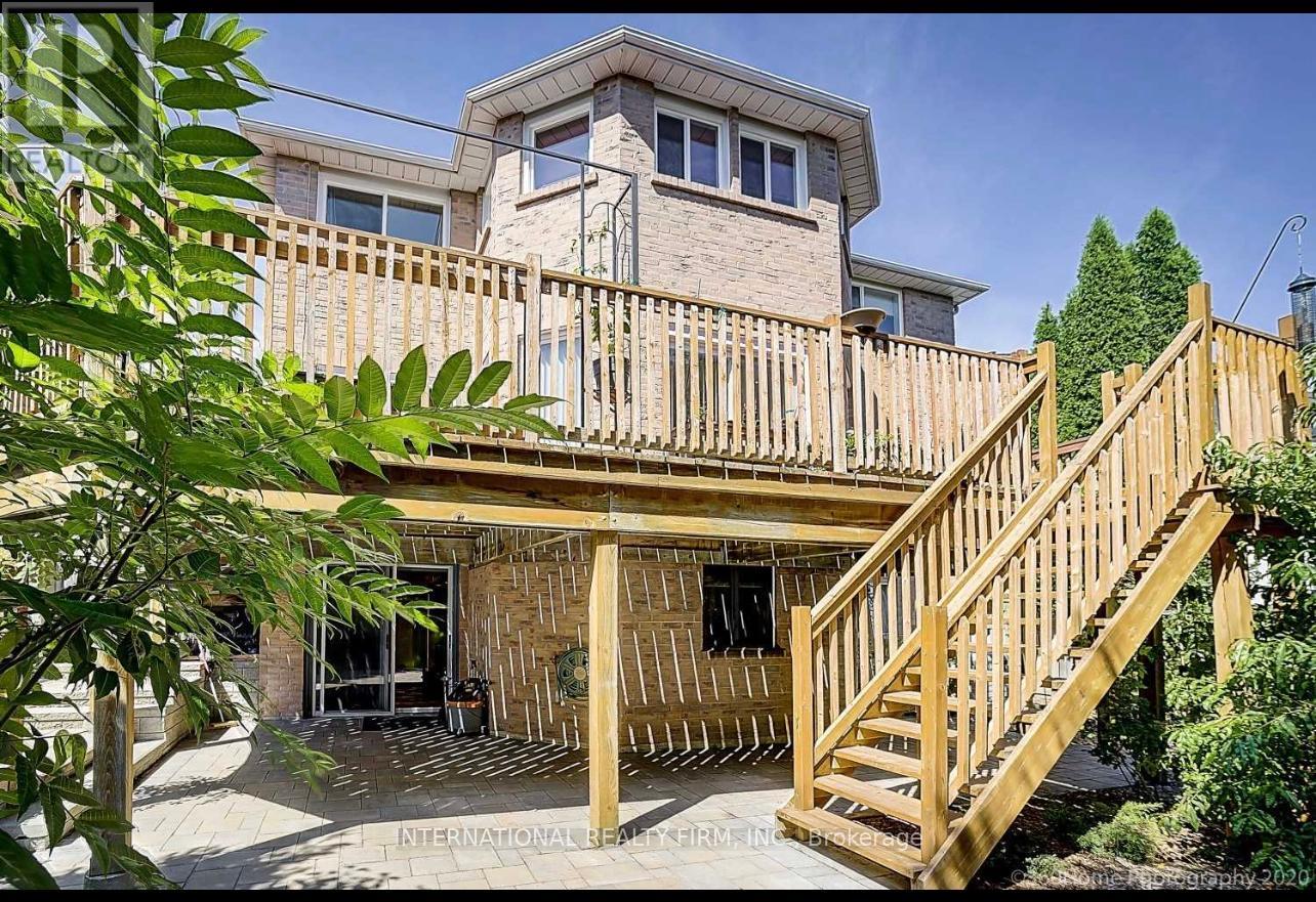 Photo 4 of Basement 141 Kemano Road, Aurora ON