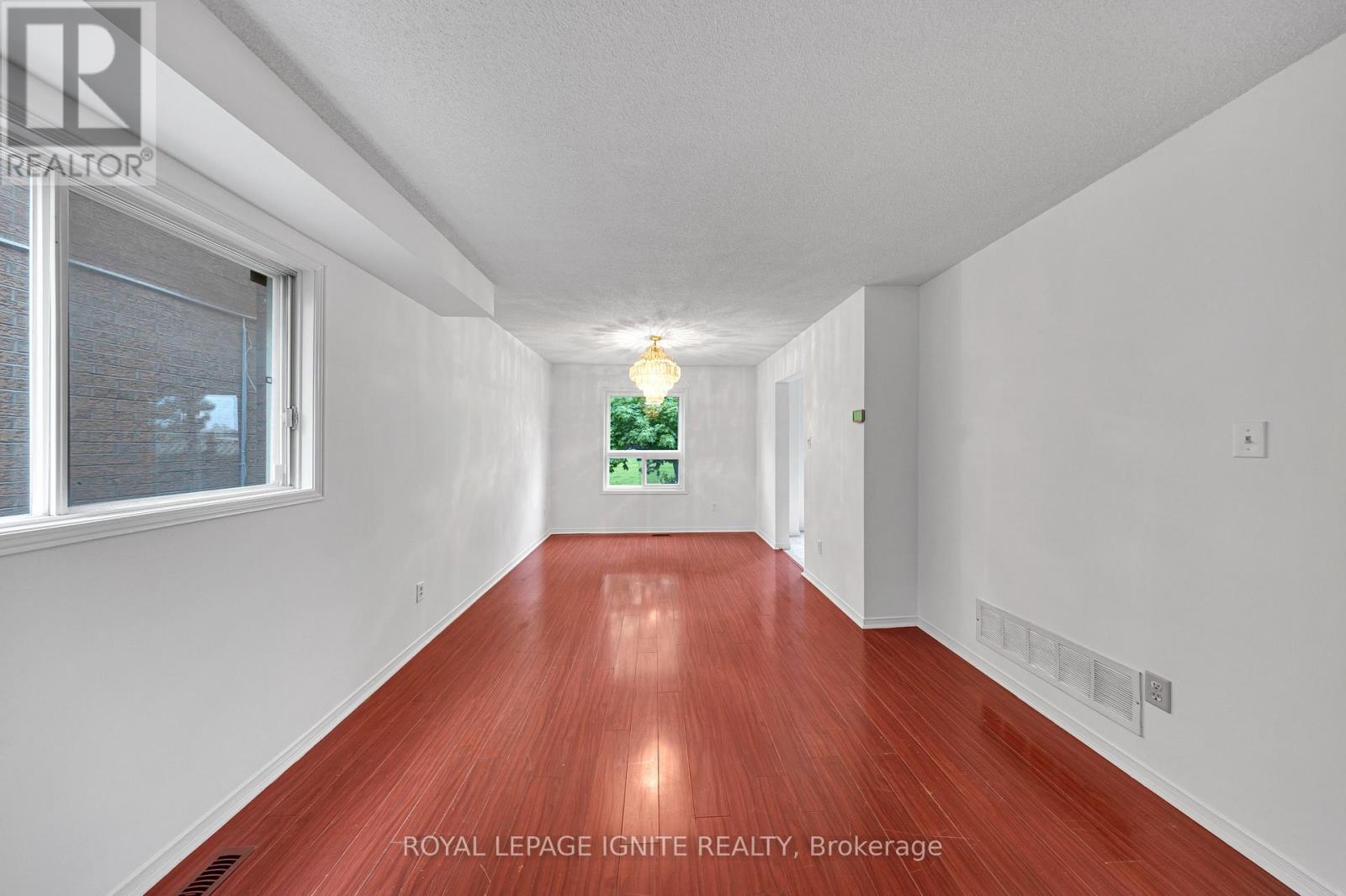 Photo 20 of Main 21 Toba Crescent, Brampton ON