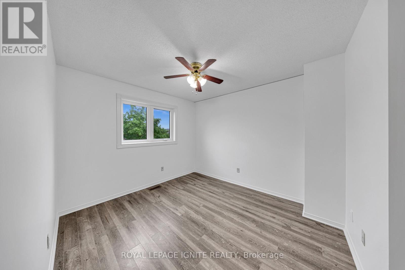 Photo 2 of Main 21 Toba Crescent, Brampton ON
