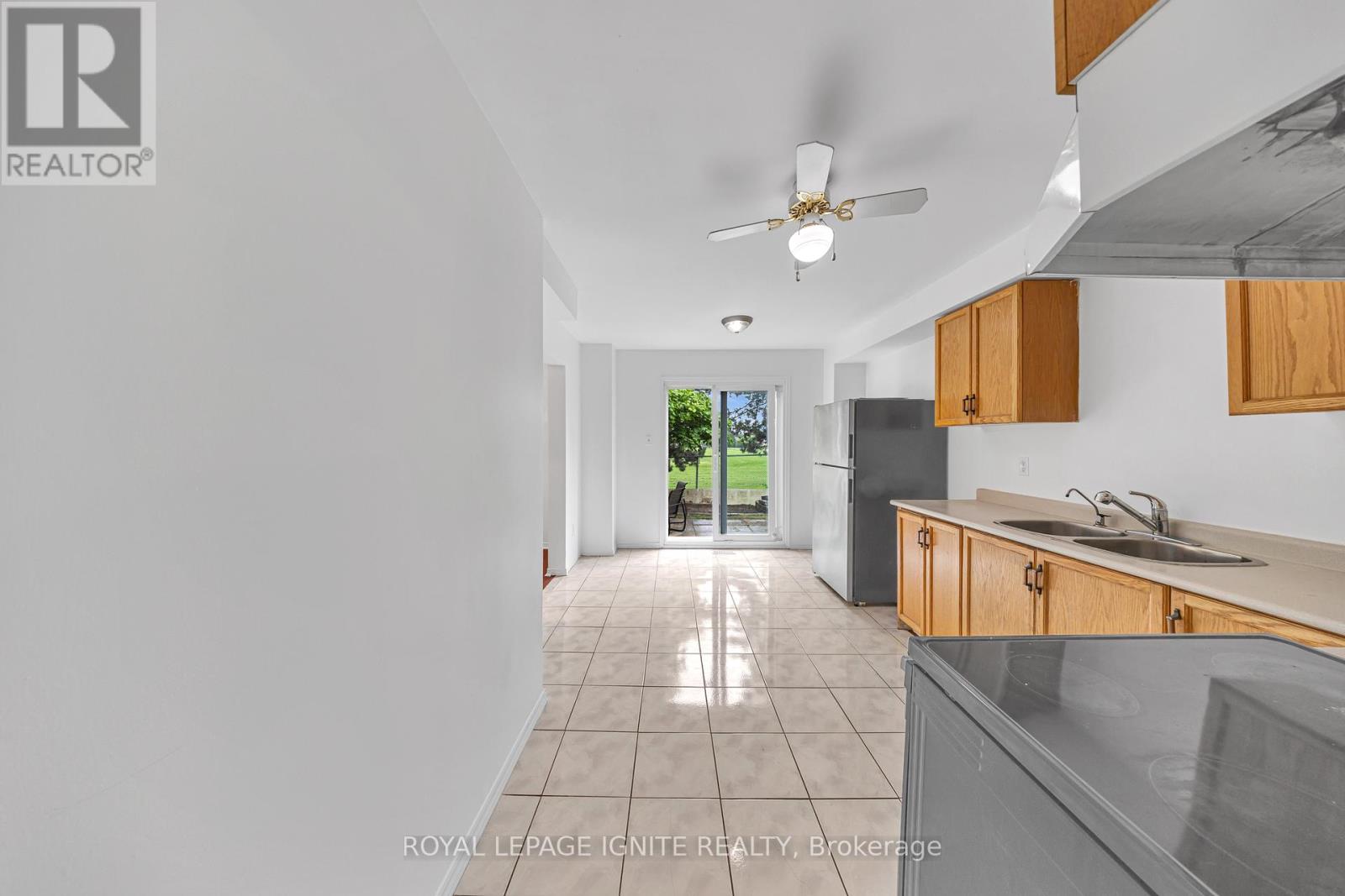 Photo 6 of Main 21 Toba Crescent, Brampton ON