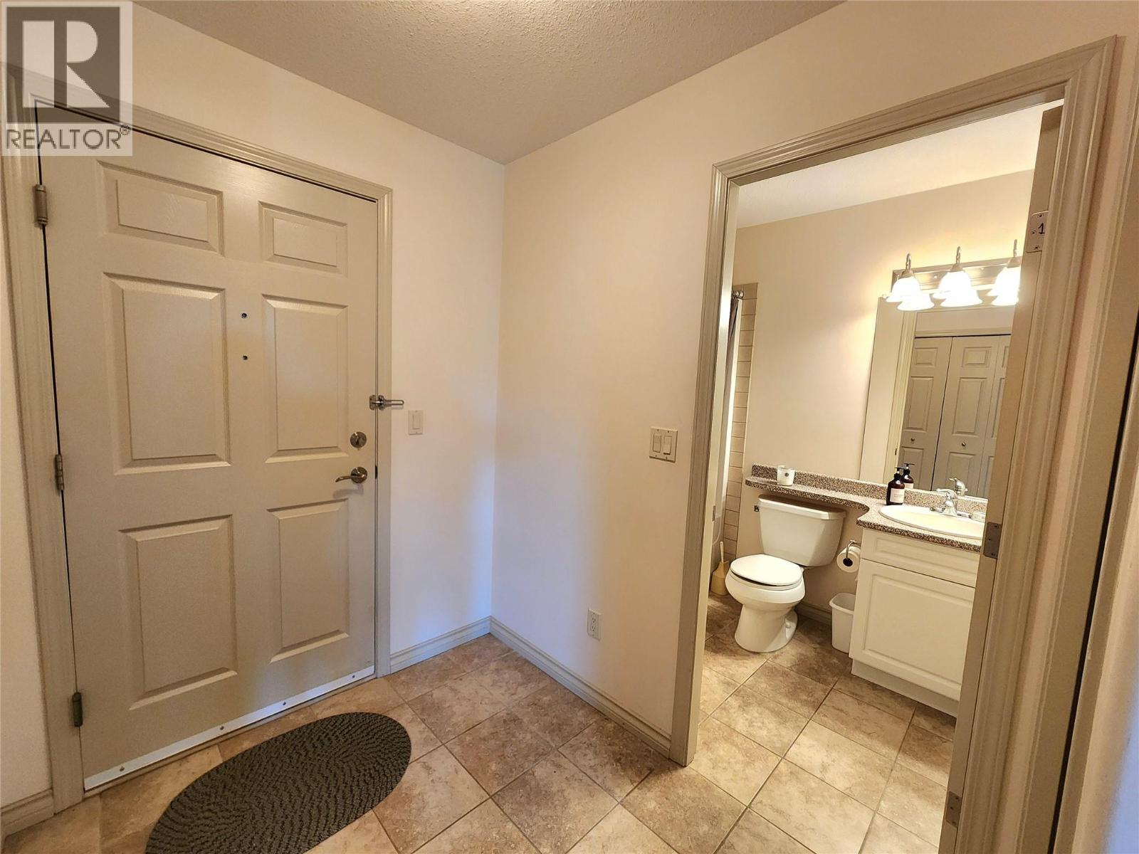 302 2125 Atkinson Street, Penticton