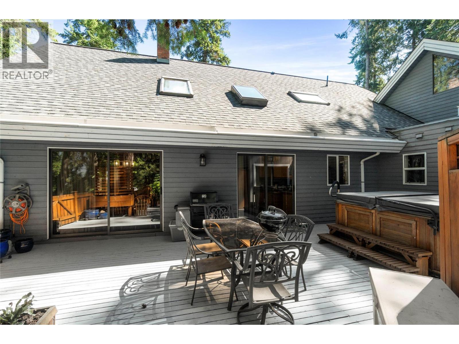  2530 4 Avenue Northeast, Salmon Arm