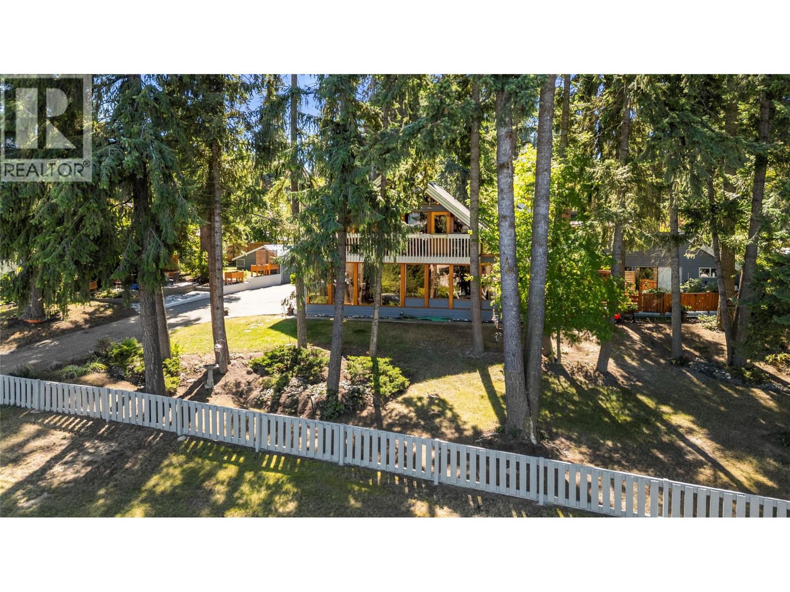  2530 4 Avenue Northeast, Salmon Arm