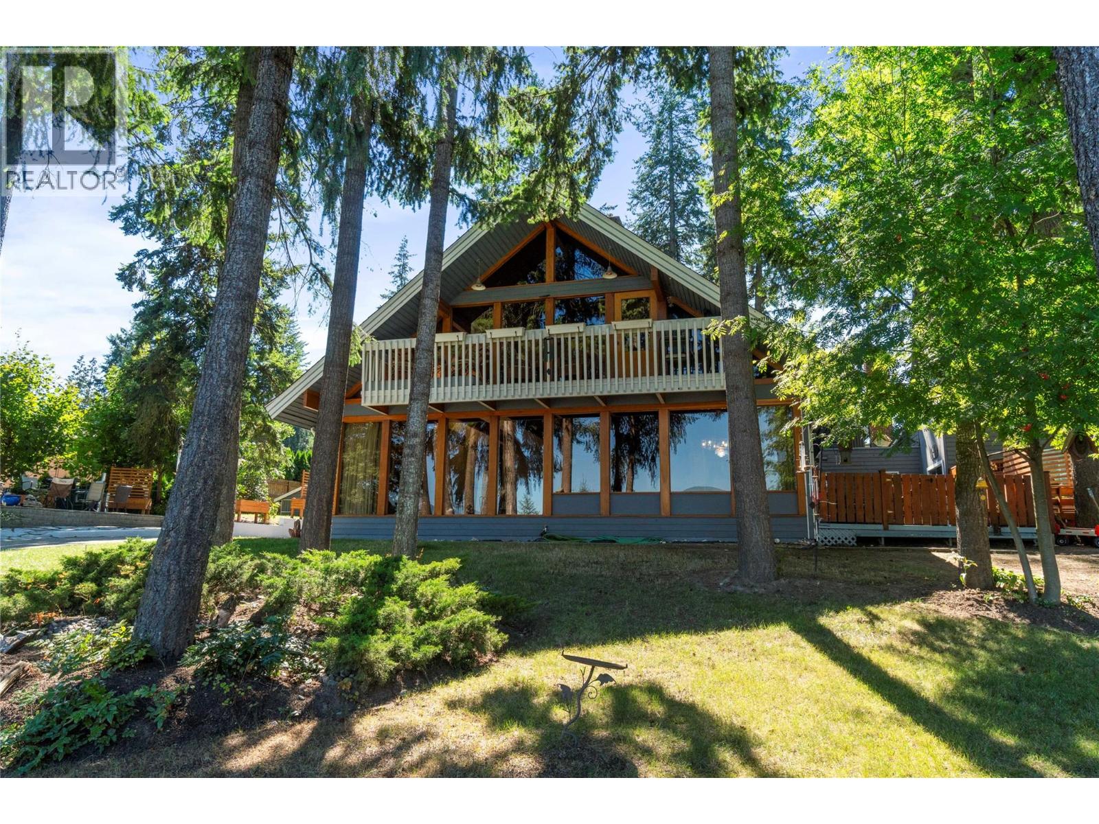  2530 4 Avenue Northeast, Salmon Arm