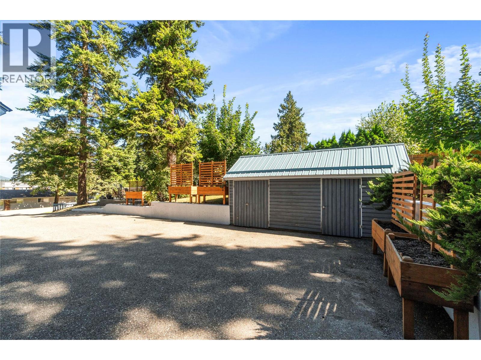  2530 4 Avenue Northeast, Salmon Arm