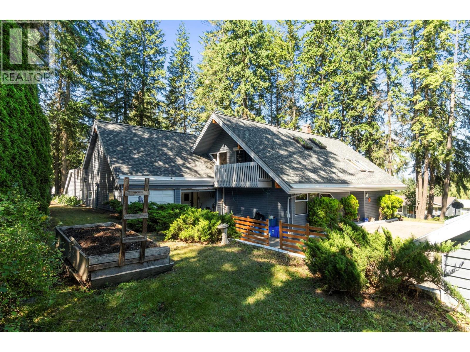  2530 4 Avenue Northeast, Salmon Arm