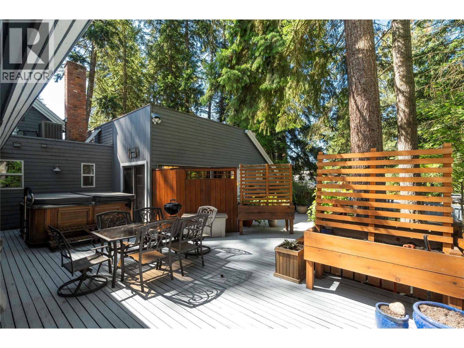  2530 4 Avenue Northeast, Salmon Arm