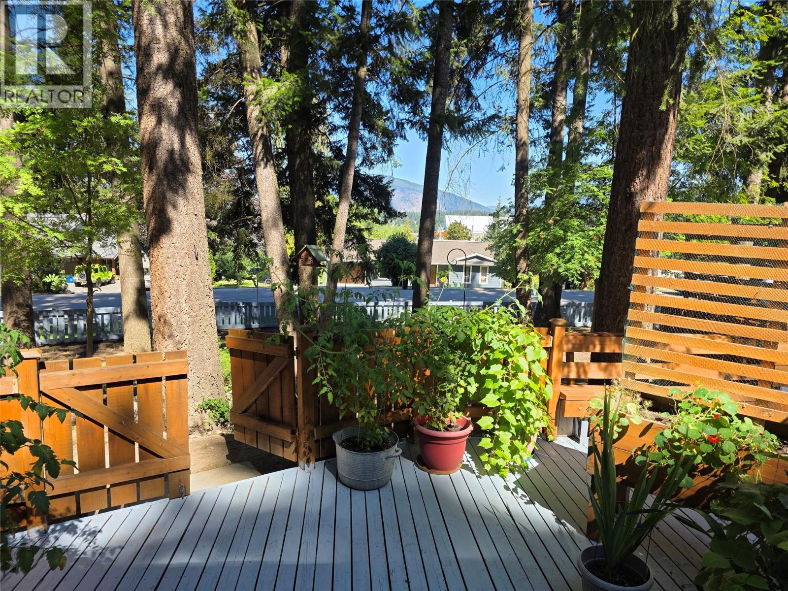  2530 4 Avenue Northeast, Salmon Arm