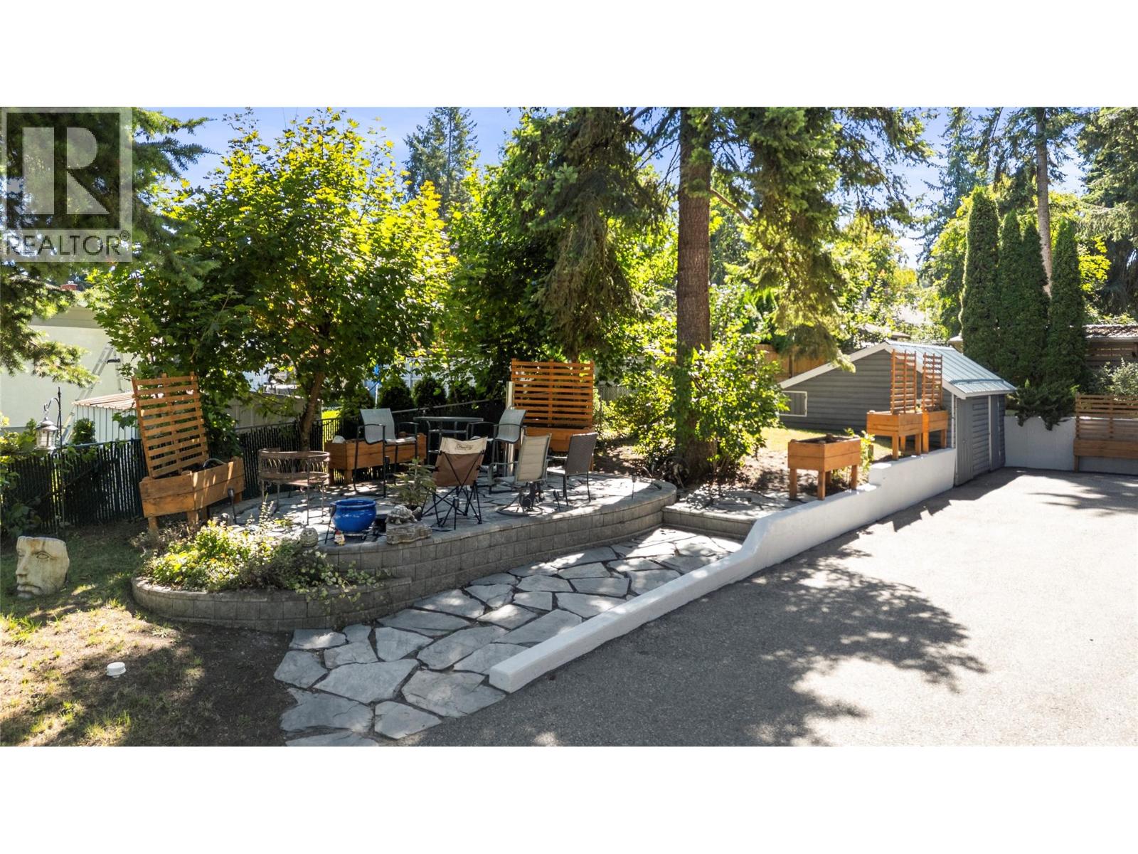  2530 4 Avenue Northeast, Salmon Arm