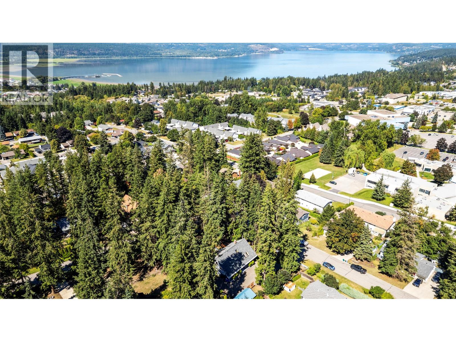  2530 4 Avenue Northeast, Salmon Arm