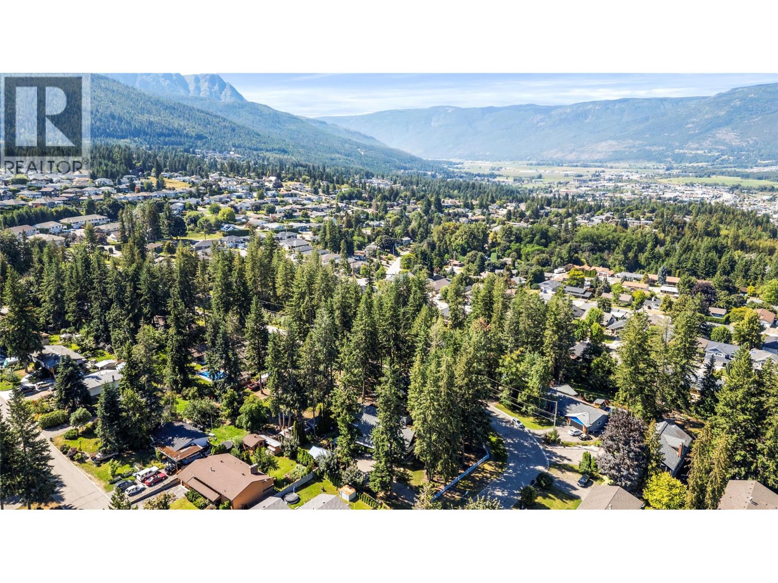  2530 4 Avenue Northeast, Salmon Arm