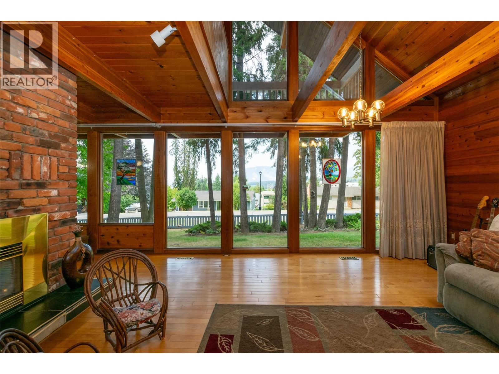  2530 4 Avenue Northeast, Salmon Arm