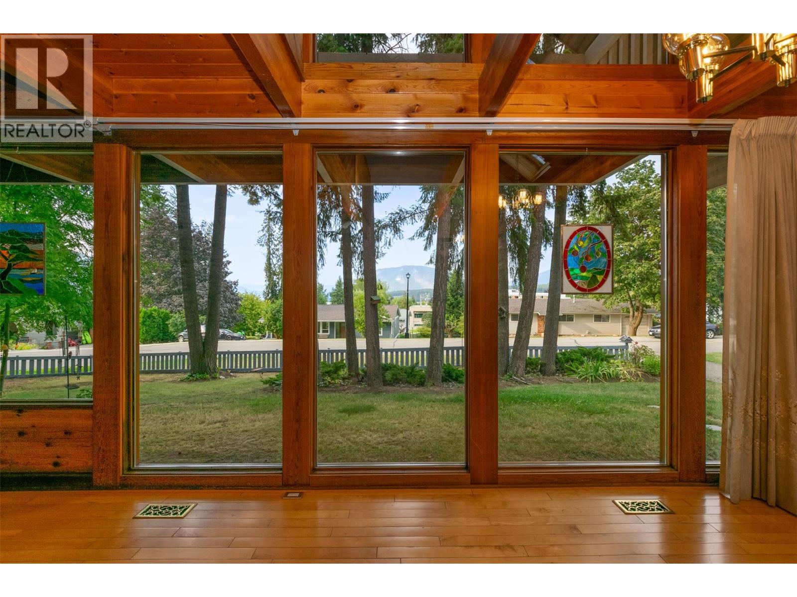  2530 4 Avenue Northeast, Salmon Arm