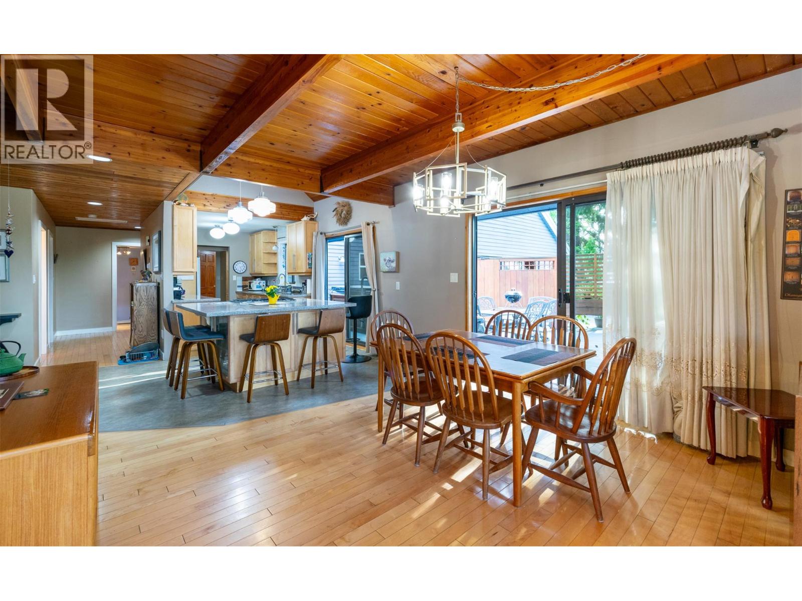  2530 4 Avenue Northeast, Salmon Arm