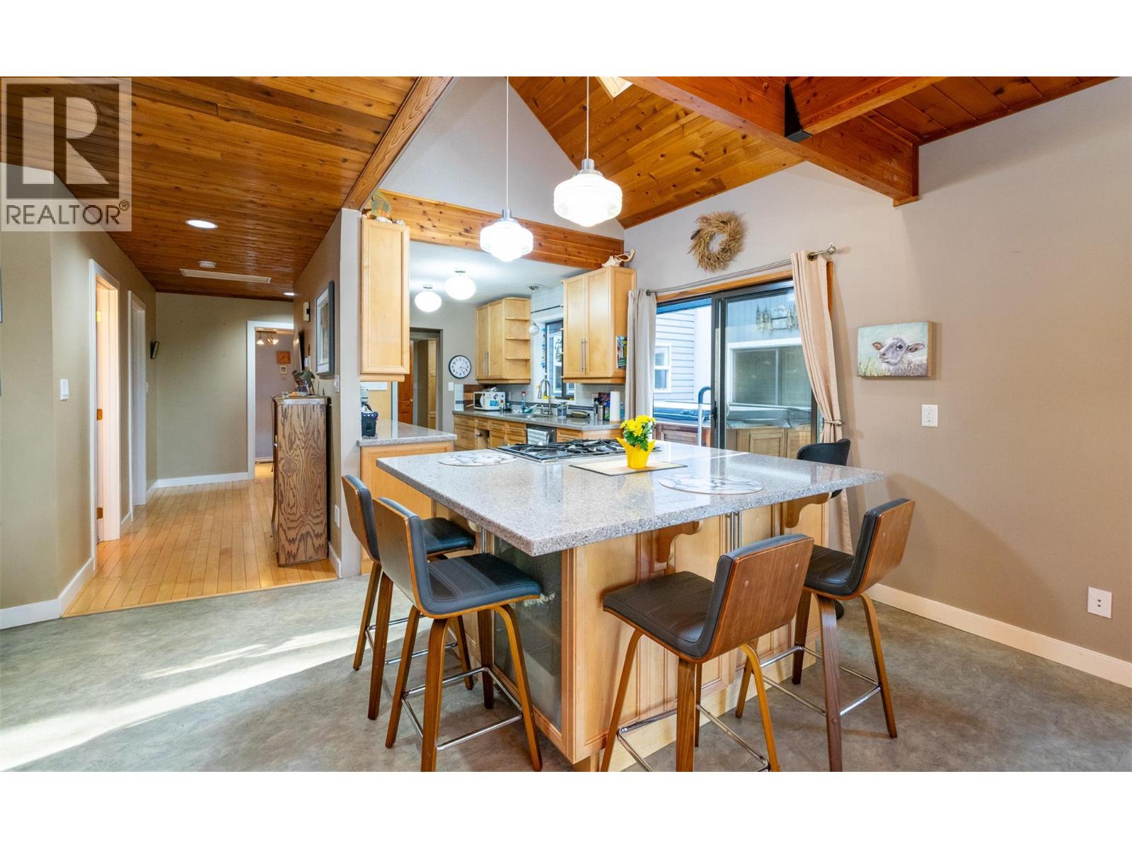  2530 4 Avenue Northeast, Salmon Arm