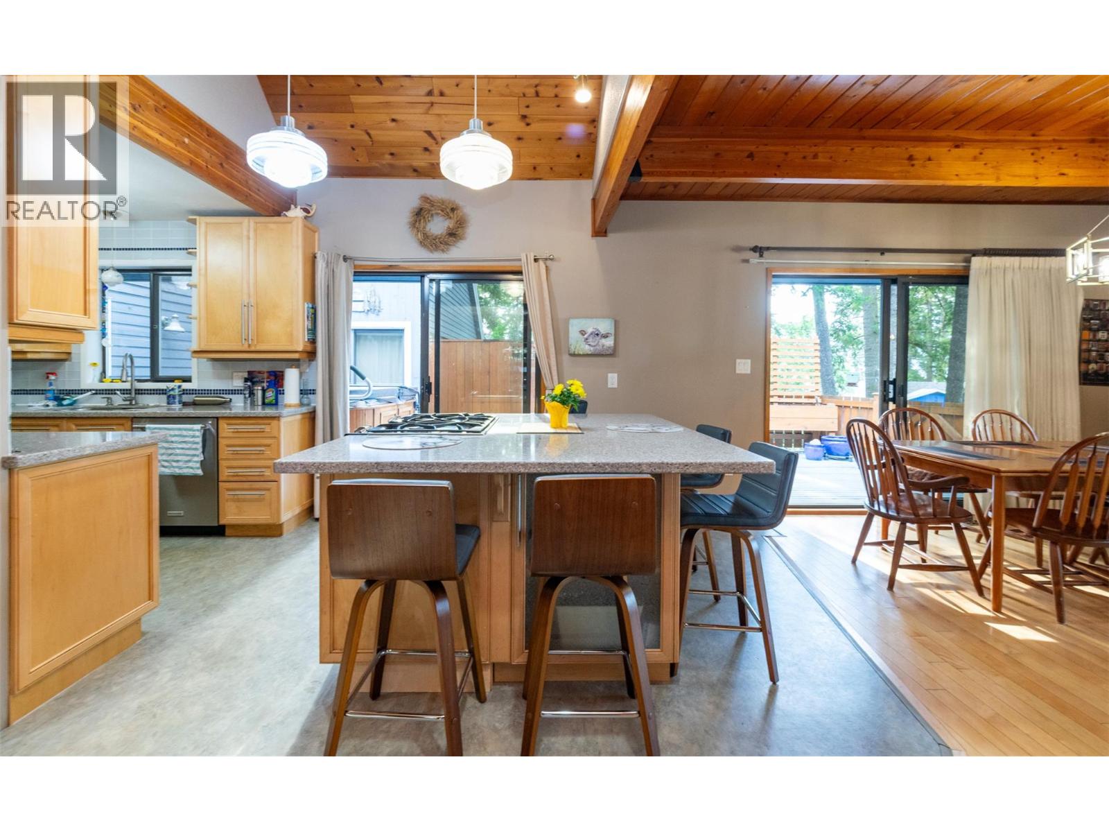  2530 4 Avenue Northeast, Salmon Arm