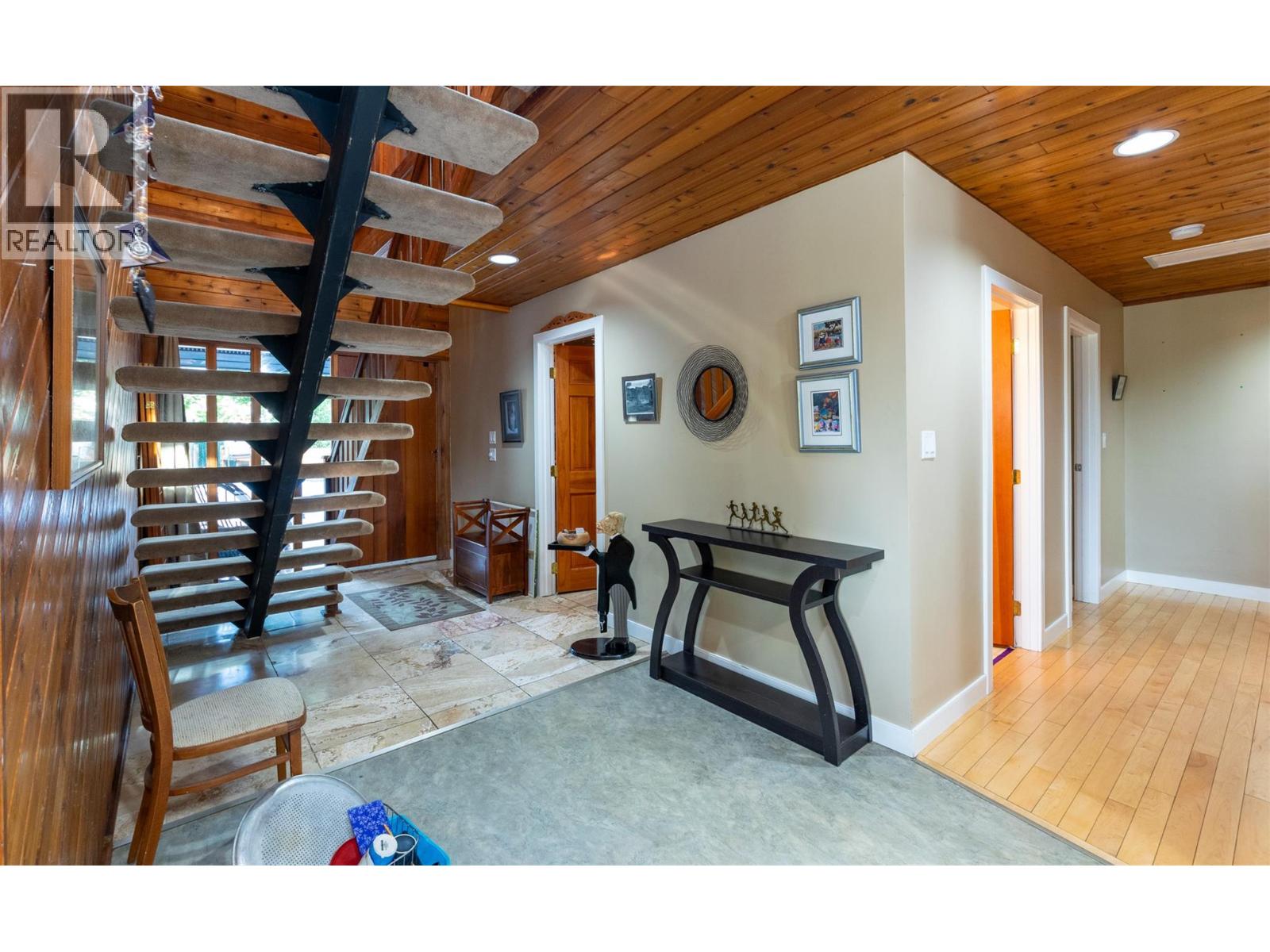  2530 4 Avenue Northeast, Salmon Arm