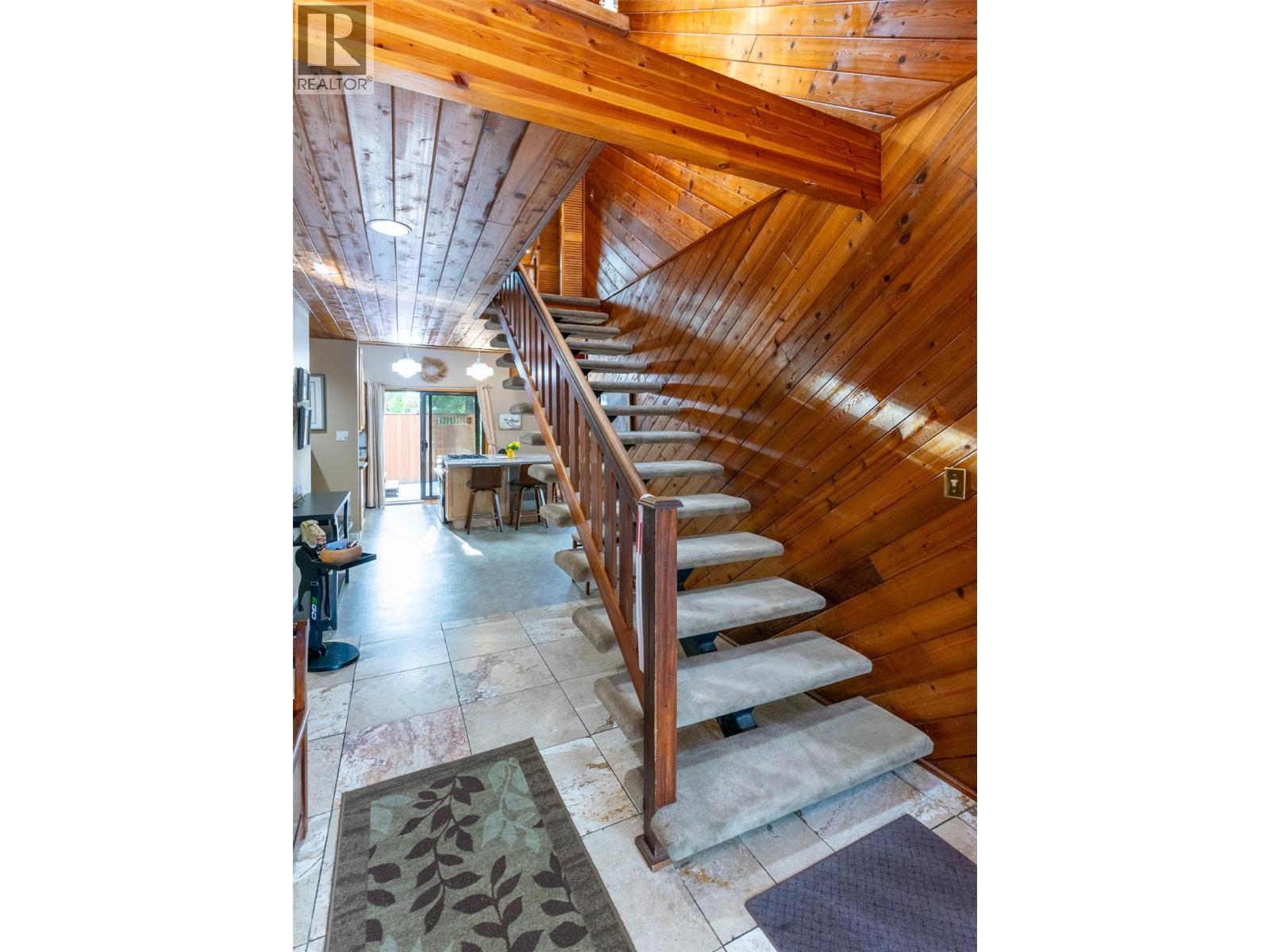  2530 4 Avenue Northeast, Salmon Arm