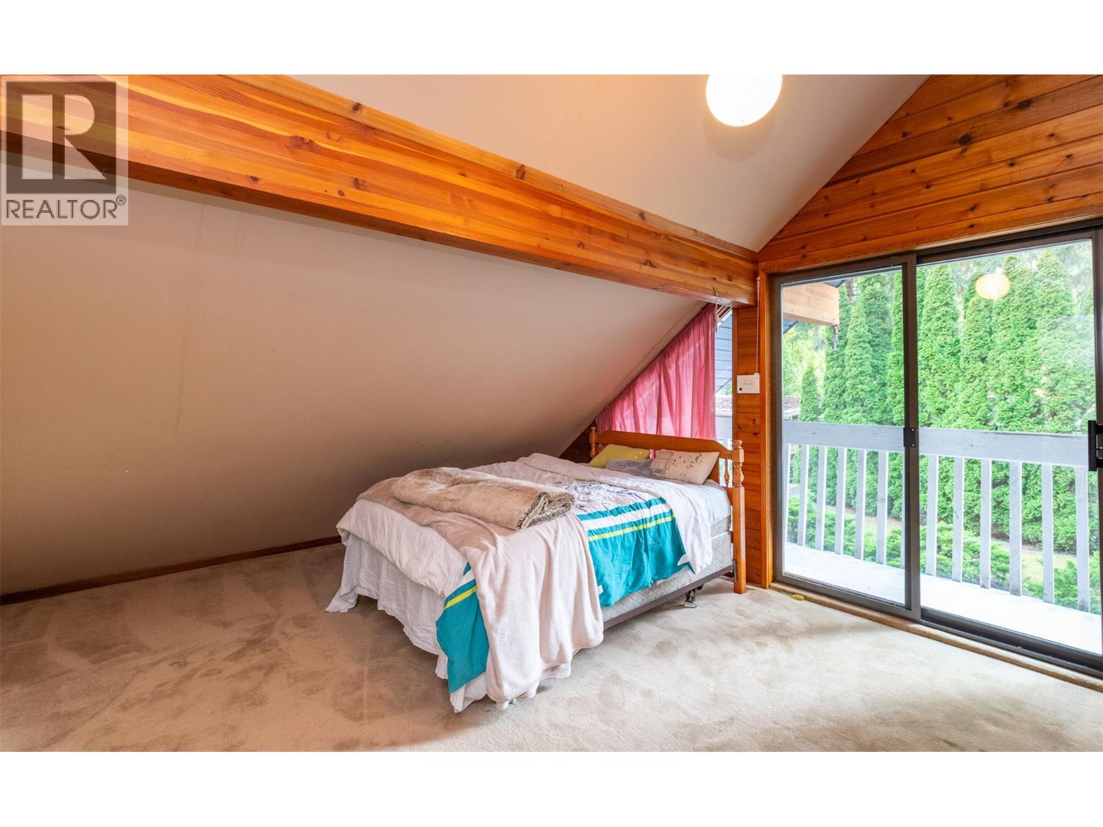  2530 4 Avenue Northeast, Salmon Arm