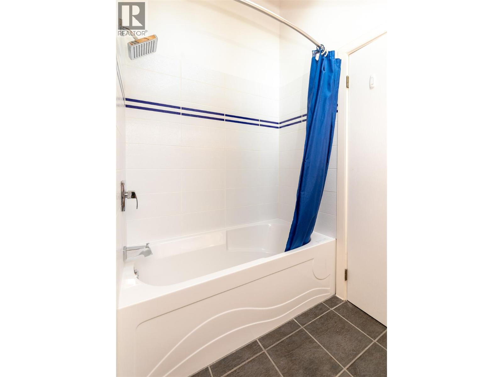  2530 4 Avenue Northeast, Salmon Arm