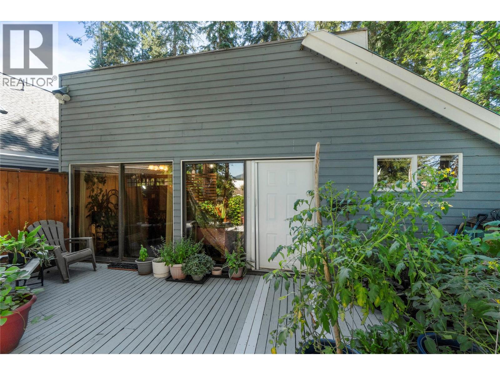  2530 4 Avenue Northeast, Salmon Arm