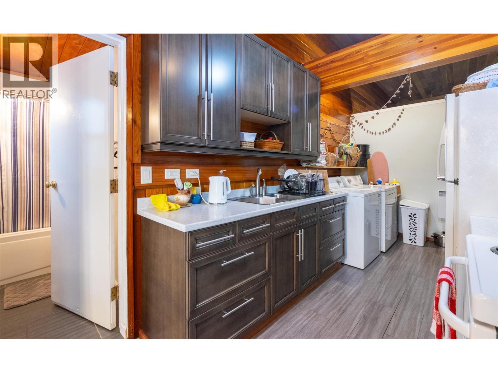  2530 4 Avenue Northeast, Salmon Arm