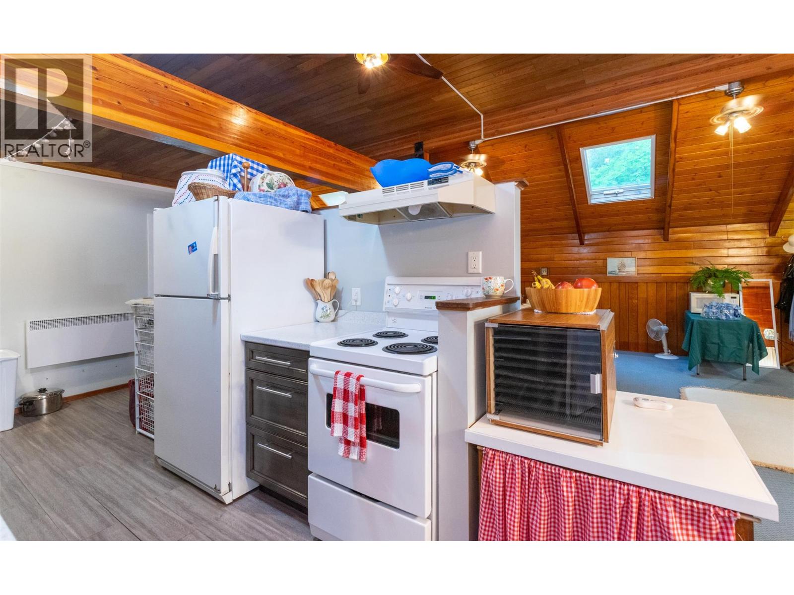  2530 4 Avenue Northeast, Salmon Arm