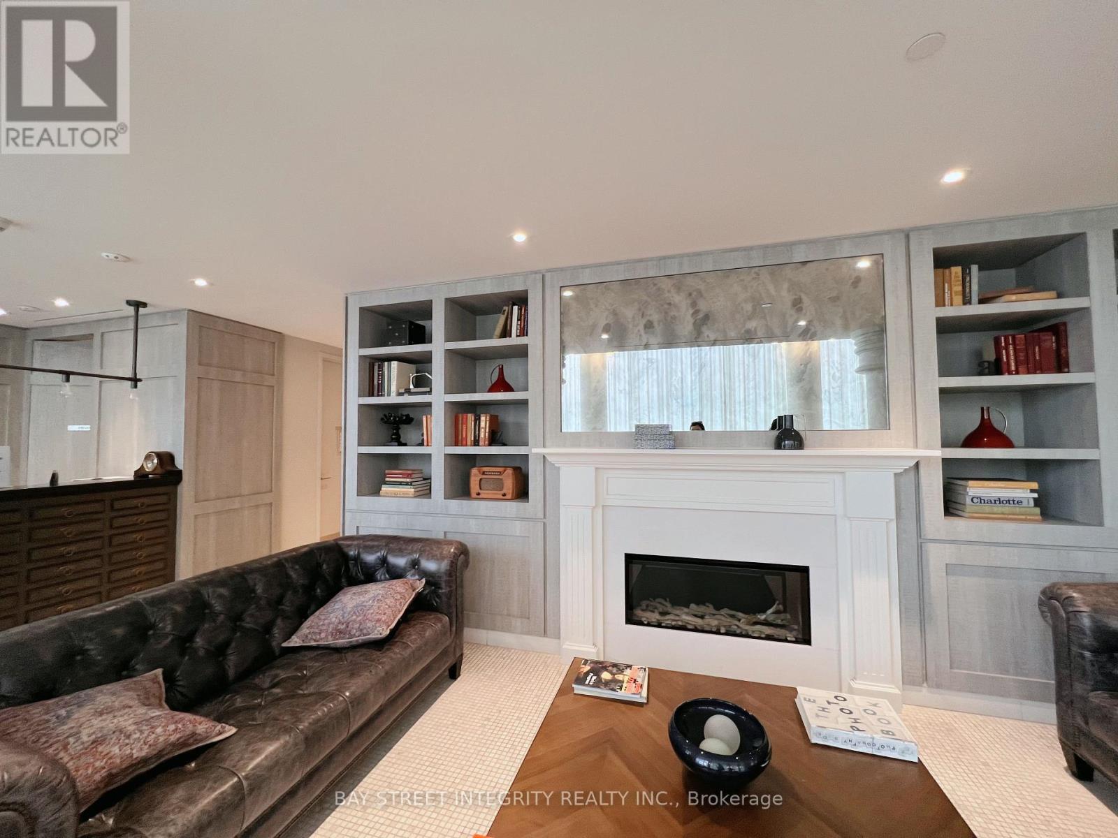 Photo 10 of 1512 33 Helendale Avenue, Toronto ON