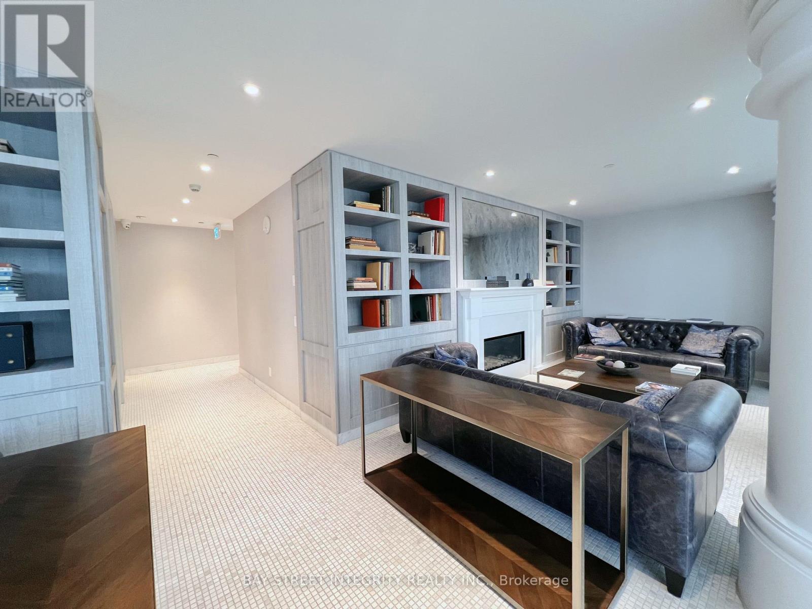 Photo 9 of 1512 33 Helendale Avenue, Toronto ON