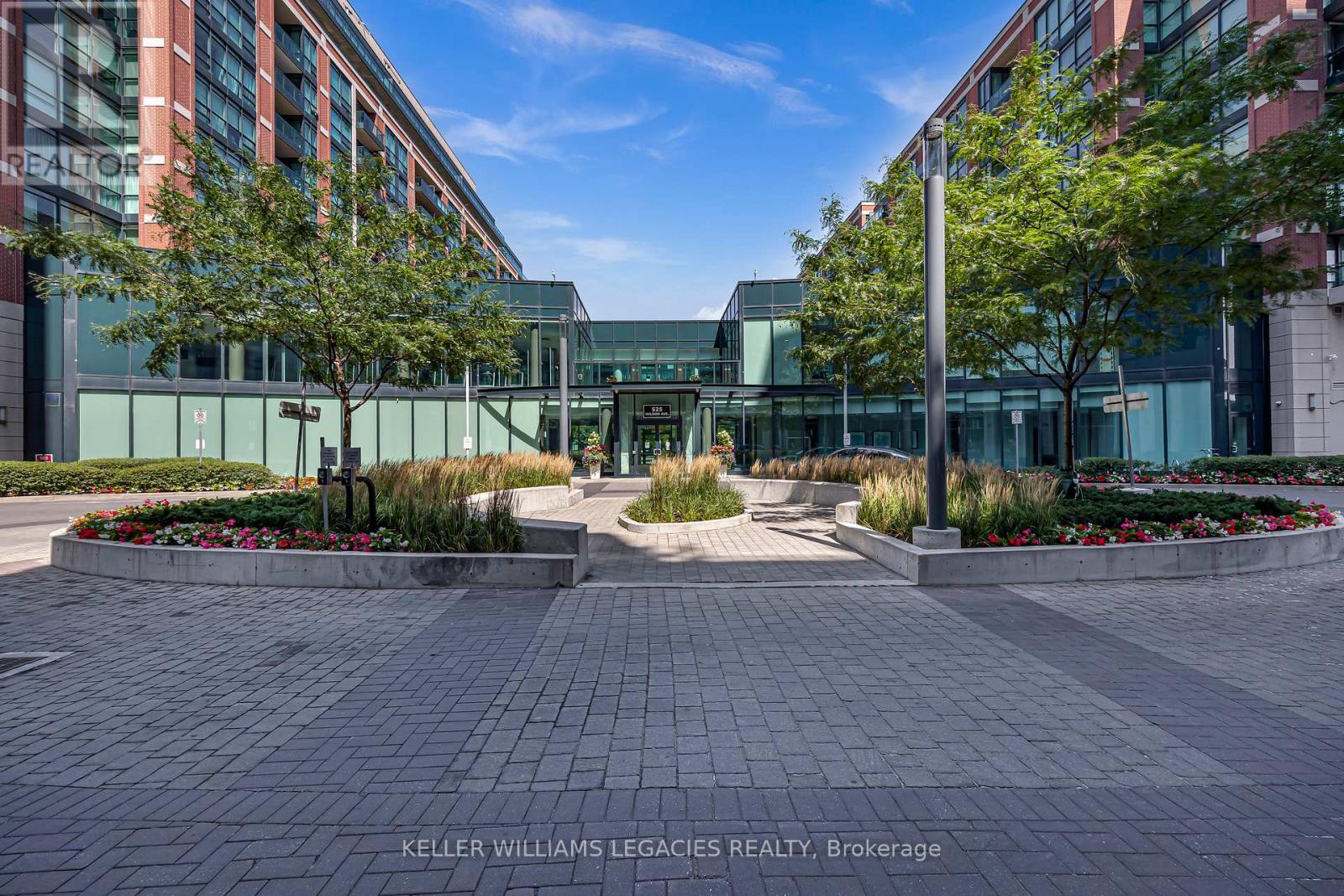 Photo 3 of 646 525 Wilson Avenue, Toronto ON