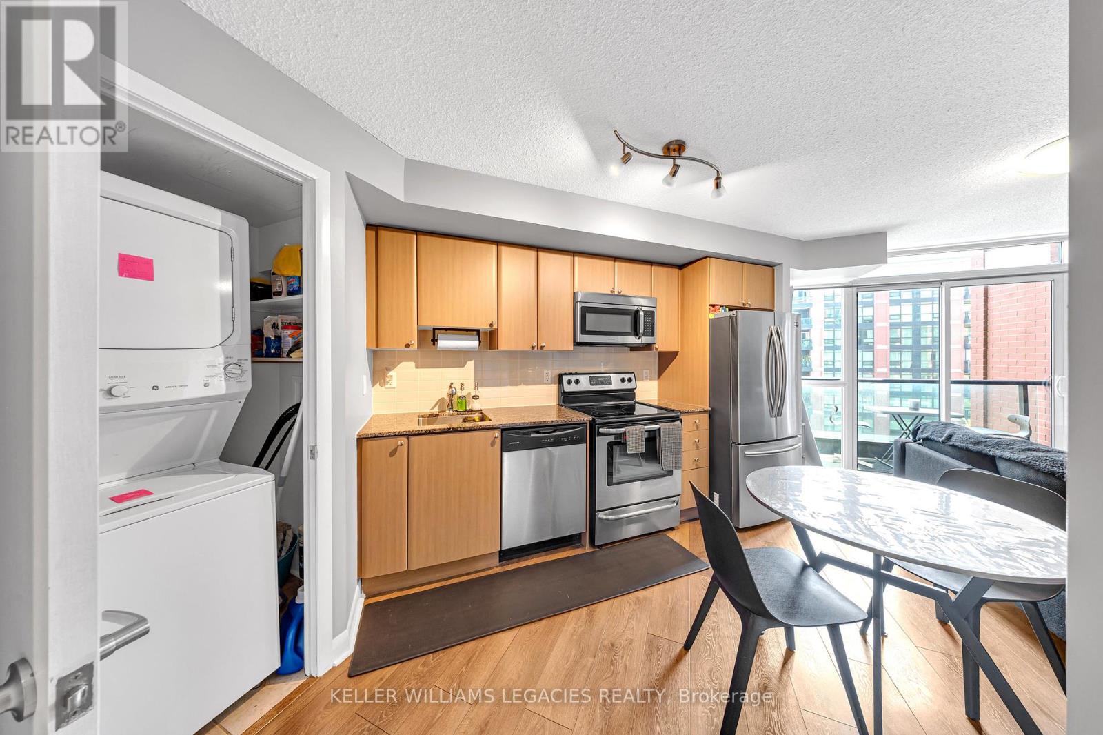 Photo 5 of 646 525 Wilson Avenue, Toronto ON