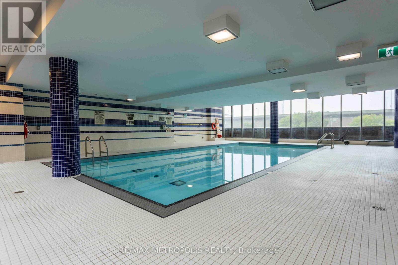 Photo 2 of 813 55 East Liberty Street, Toronto ON