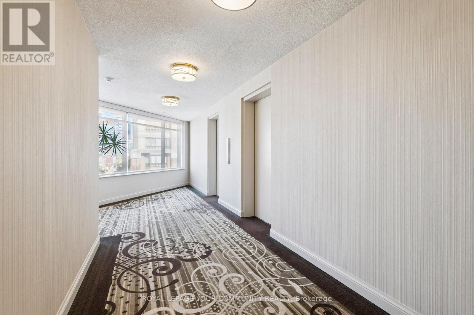 Photo 2 of 603 135 George Street S, Toronto ON